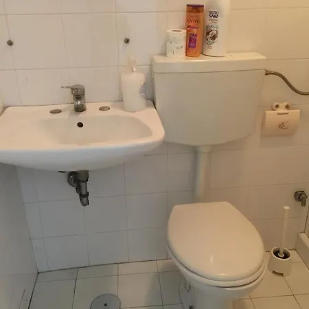 Wu Ruishen Affittacamere Roma